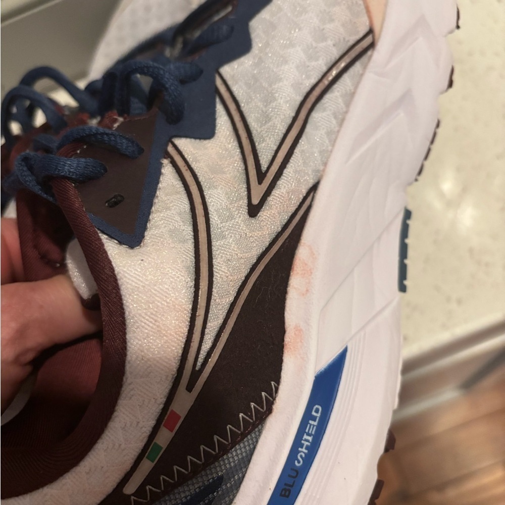 Diadora Mythos Blushield Volo 2 Sneakers - White, navy and Burgundy 7.5 - Picture 5 of 13